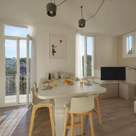 Maison De 6 Terrasse -stanislas Chic A6b002 펜션 *