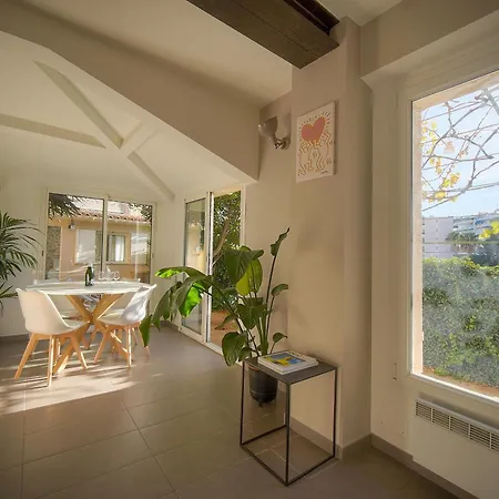 Dom wakacyjny Maison De 6 Terrasse -stanislas Chic A6b002 *